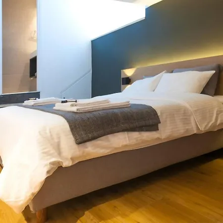 Apartment Toni's Comfy Near Acropolis With Small Garden Athens