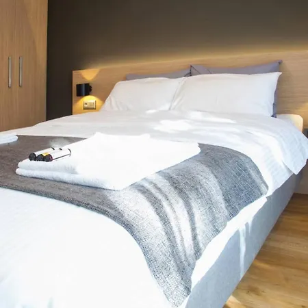Toni's Comfy Near Acropolis With Small Garden Apartment Athens