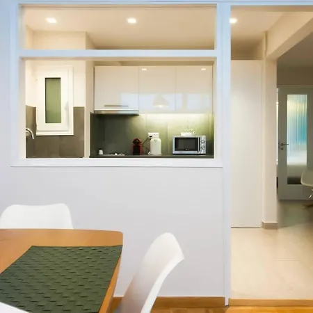 Apartment Toni's Comfy Near Acropolis With Small Garden