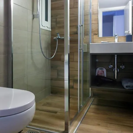 Toni's Comfy Near Acropolis With Small Garden Apartment Athens